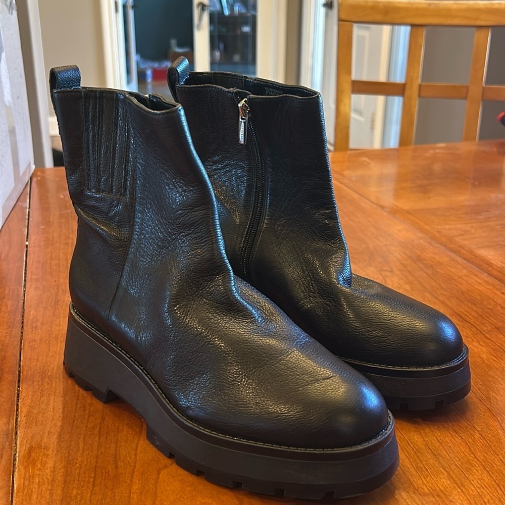 Vince Camuto Women's Neframes Zipper black Block Heel Ankle Boots Size 8.5 NWOT
